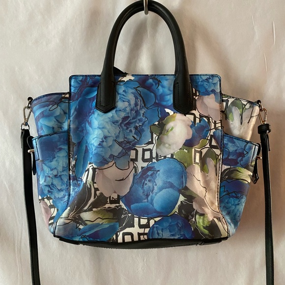 REED Atlantique Blue and White Floral Medium Satchel! - Picture 3 of 9